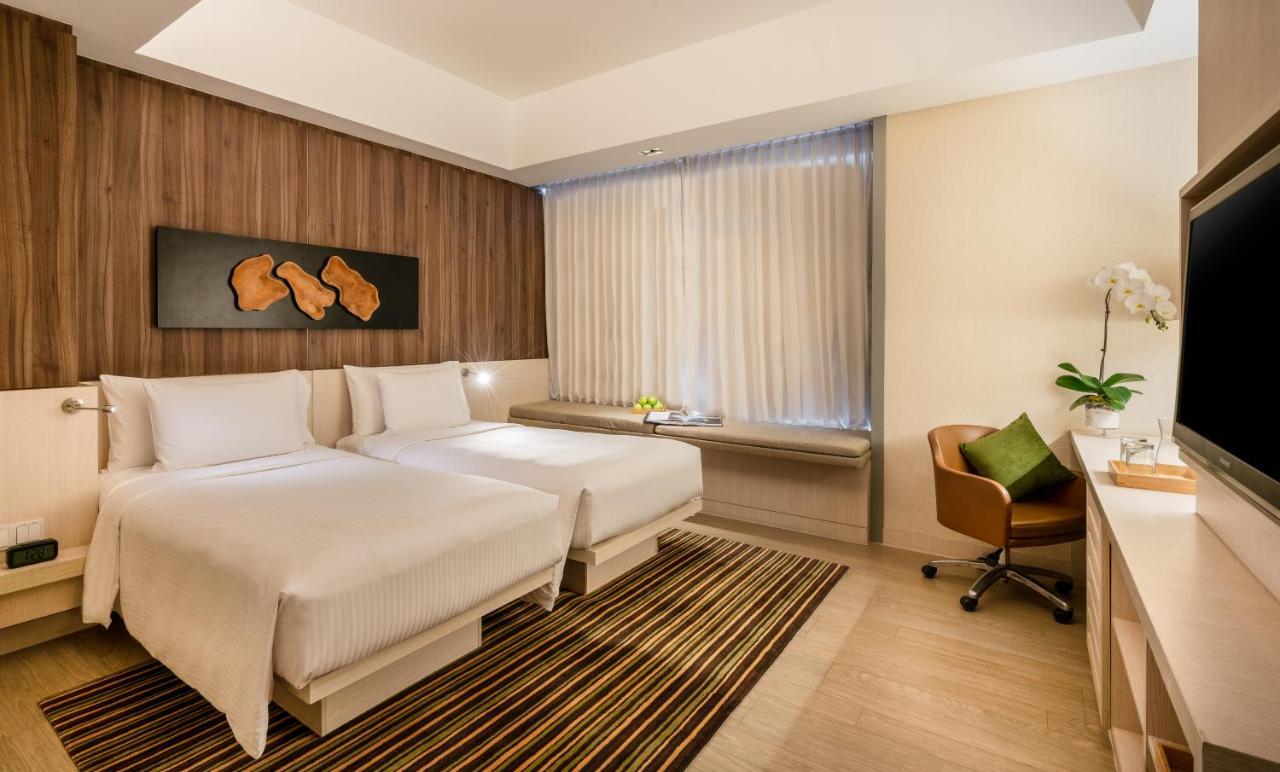 Connecting Room